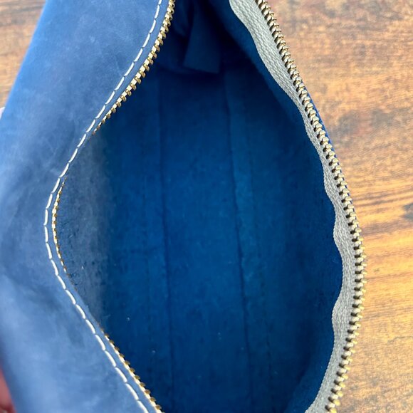 Portland Leather Goods Class Large Makeup Bag in Deepwater - Picture 4 of 7